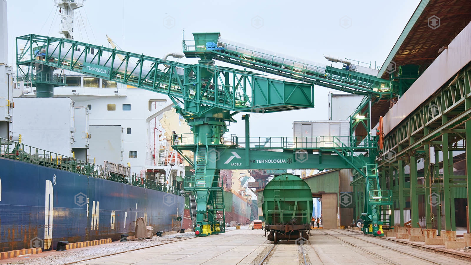 Shiploader SL-1200-2 for handling dry fertilizers. Project delivered for Lithuanian company "Biriu Kroviniu Terminalas" at port Klaipeda in 2015.