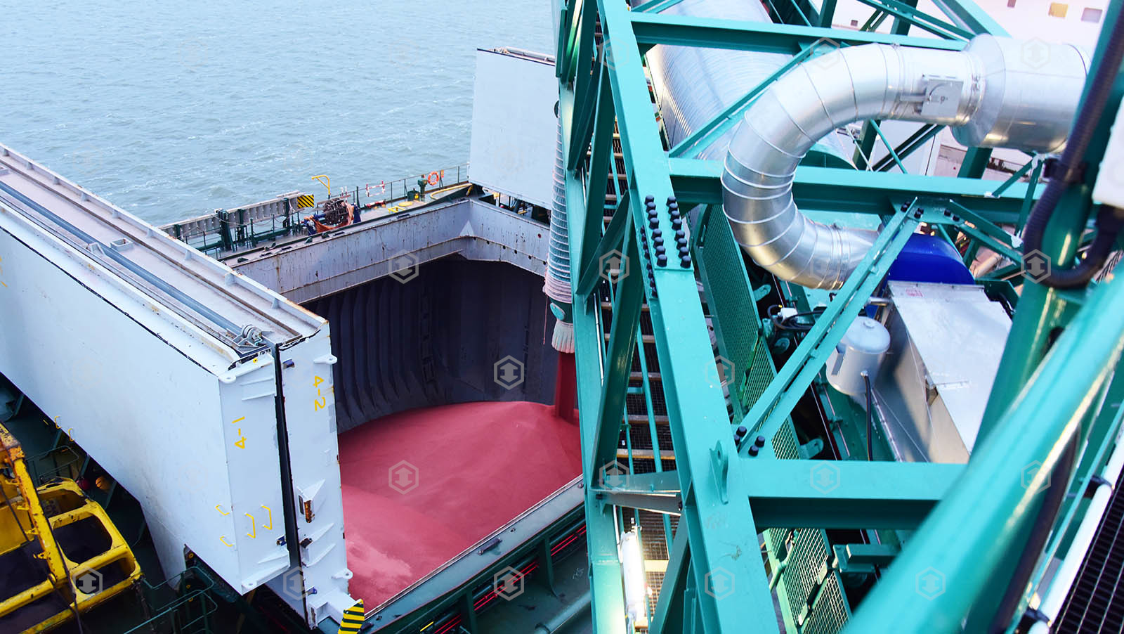 Shiploader SL-1200-2 for handling dry fertilizers. Project delivered for Lithuanian company "Biriu Kroviniu Terminalas" at port Klaipeda in 2015.